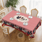 🐓🍽️ Tovaglia in Poliestere a Quadri Rossi con Motivo Gallo – Bordo Ondulato, Anti-Macchia, 2 Stili, 4 Misure: Rotonda 152cm o Rettangolare fino a 152x305cm 🏡✨