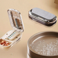 💊Tagliapillole Portatile con Portapillole |  Taglio Multiplo Preciso | 🛡️ Lame in Acciaio Inossidabile | 👜 Compatto e Sicuro da Viaggio