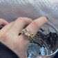 🔥2025 SALDI INVERNALI🔥 Anello vintage con fascia larga in zirconia pesante