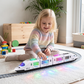 🚄 ORA SCONTATO DEL 50%! 🎵 Trenino elettrico ad alta velocità – Si illumina, urta e parte con la musica – Luci e suoni interattivi – Navigazione intelligente tra gli ostacoli ✨