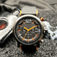 ⌚✨ Orologio al Quarzo Casual da Uomo – Design Sportivo Arancione & Nero, Cinturino in Silicone, Cassa 47mm, Movimento di Precisione 🏃💪