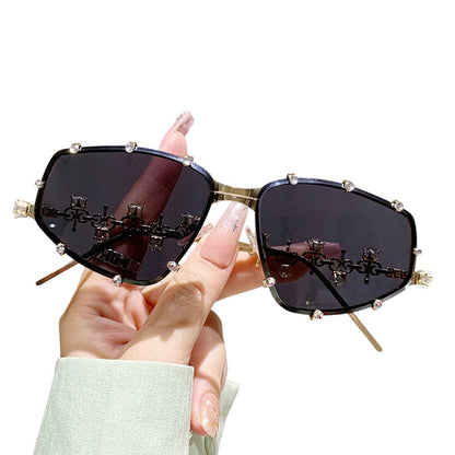 🕶️ Occhiali da Sole Donna con Strass & Montatura Geometrica Oversize 👑 – Protezione UV400, Lenti AC, Leghe di Rame – 6 Stili, Look Glamour & Chic