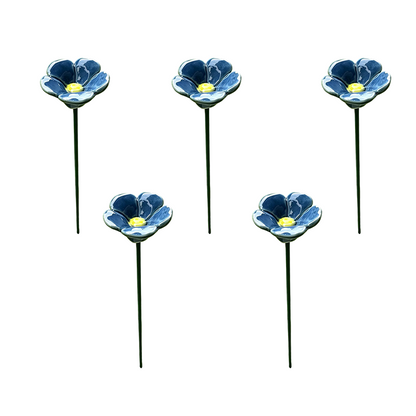 🌼 Fiori in Ceramica con Abbeveratoio per Api – Decorazione da Giardino | Supporto per Impollinatori | Facili da Installare | Blu & Bianco | Set da 5 🐝✨