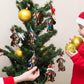 🎄 Decorazione Natalizia a Forma di Bassotto 🐕 | Pendente per Auto, Albero di Natale e Zaini ✨ | Acrilico Resistente e Impermeabile ❄️ | Set da 2 Pezzi in 7 Stili