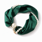 🧣 Collana Foulard da Donna con Perle e Chiusura Magnetica 🧲 | Raso Satin Elegante con Perle Luminose 📿 | Design 2 in 1 Indossabile Insieme o Separata ✨ | 7 Colori Raffinati